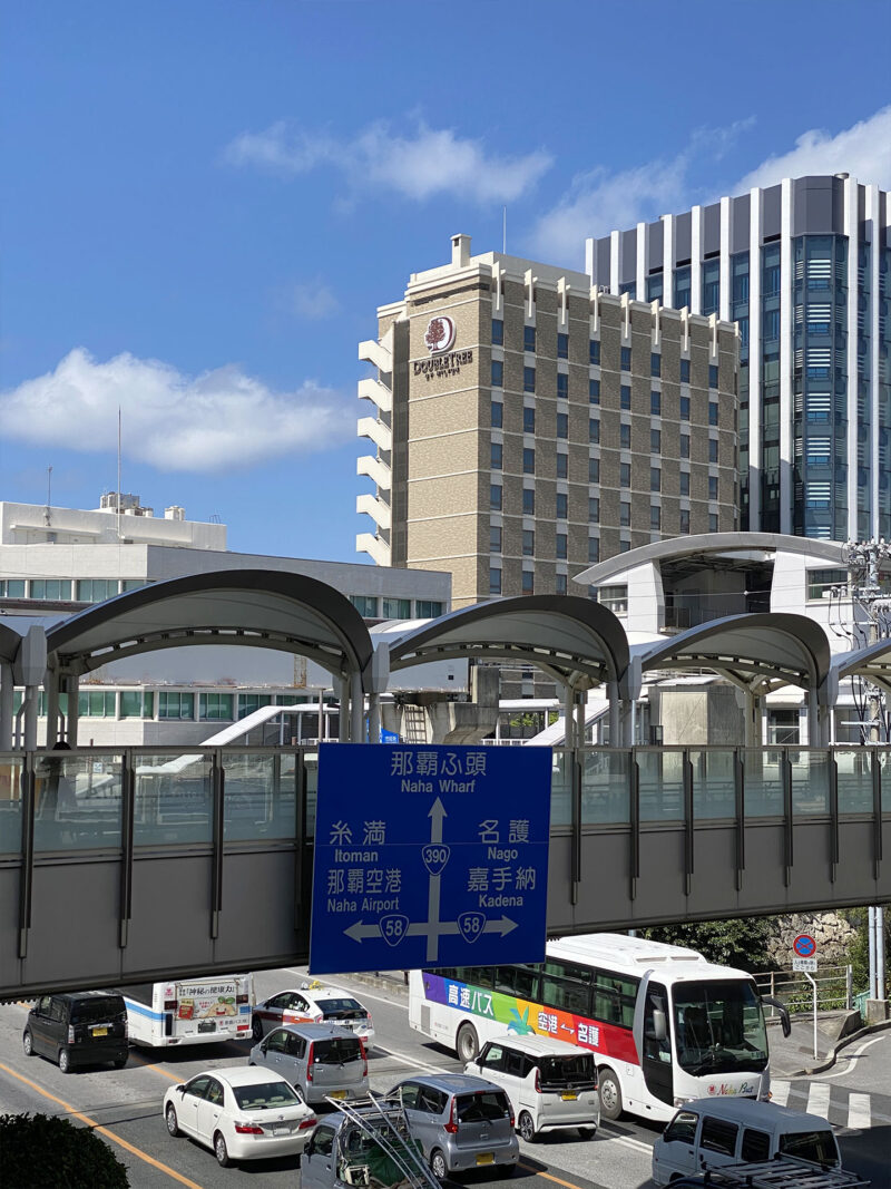 #沖縄県#沖縄県那覇市#車#道路の無料写真素材